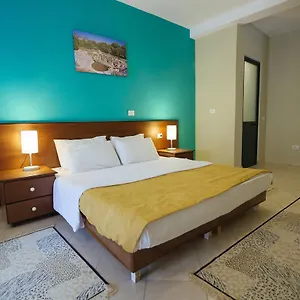 Hotel Akileda, Kryemëdhej